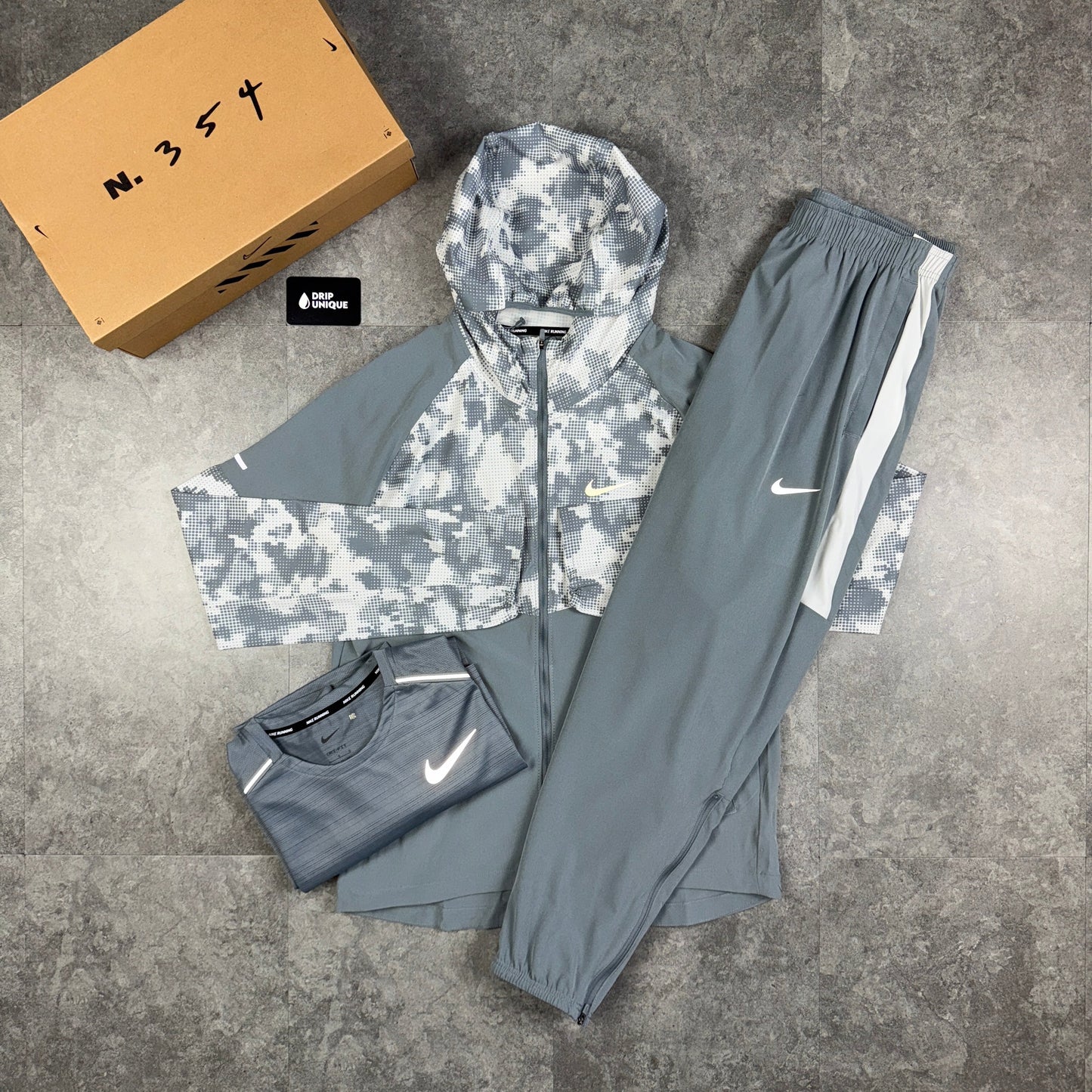 Nike Repel Miler Windrunner Jacket Grey Camo & Grey Nike Challenger Pants Set